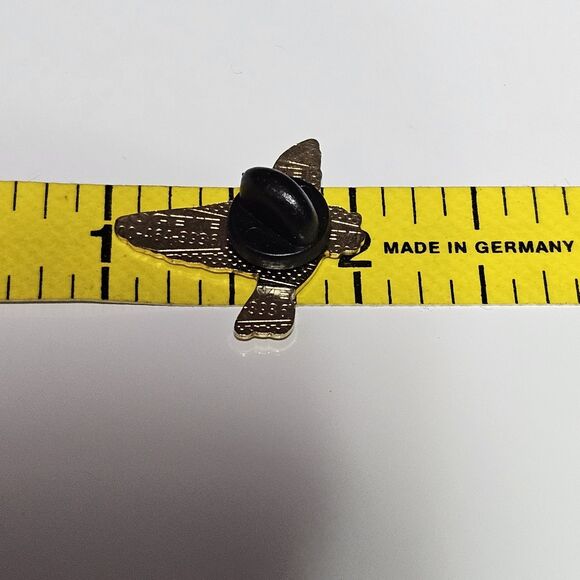 Vintage Gold Tone Cream Enamel Peace Dove With Green Pin Lapel - Picture 6 of 10